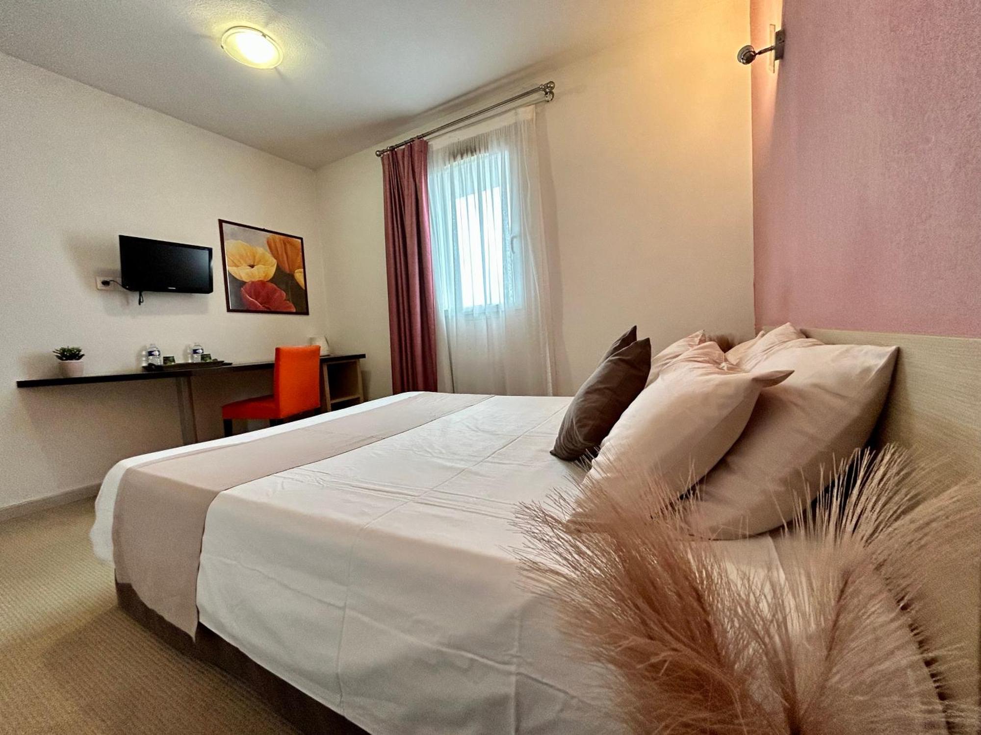 Hotel Restaurant Les Jasses De Camargue Gallargues-le-Montueux Ngoại thất bức ảnh